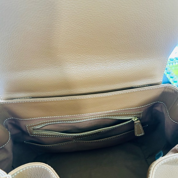 Polène’s first design, the “Numéro Un”, classic camel color - Picture 6 of 9